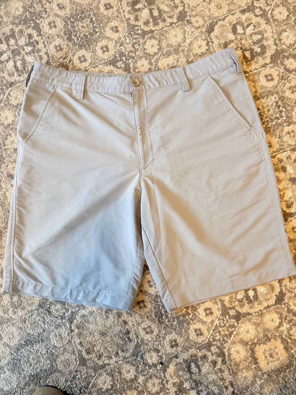 Under Armour Golf Performance Shorts Men’s Size 38 Gray Stretch Flat Front